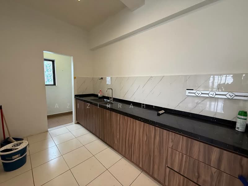 Apartment for Sale at Pr1ma One @ Laman View - Azizirrahim . - Kitchen - PropertyGuru.com.my