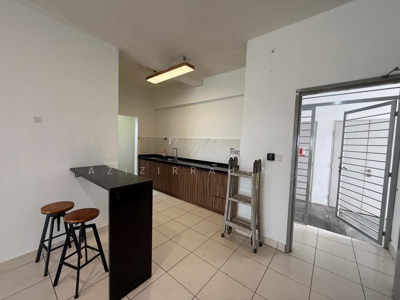 Apartment for Sale at Pr1ma One @ Laman View - Azizirrahim . - Kitchen - PropertyGuru.com.my