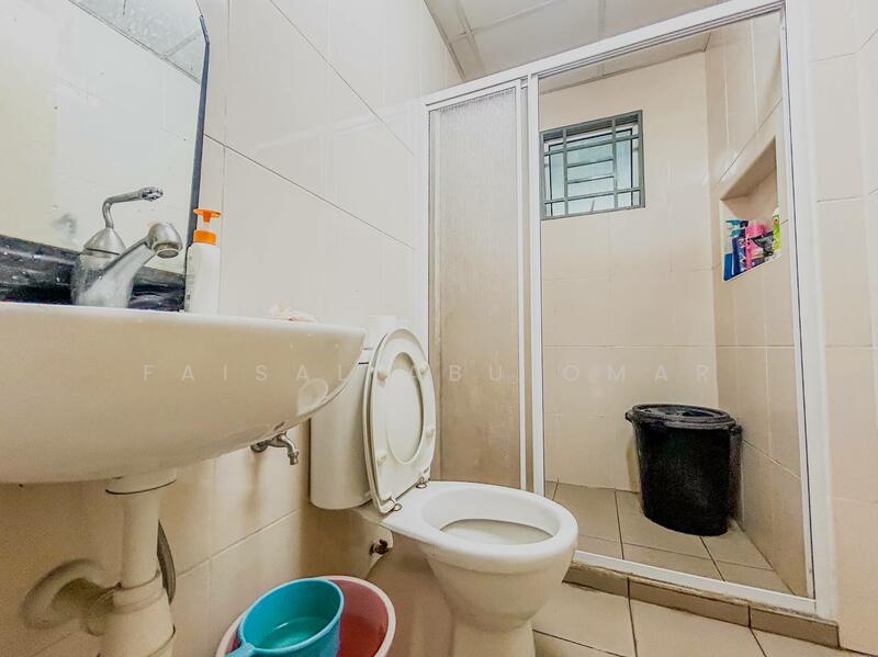 Service Residence for Sale at OUG Parklane - Faisal Abu Omar - Bathroom - PropertyGuru.com.my