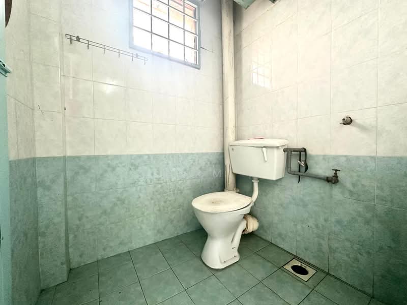 Flat for Sale at Taman Prima Suria - HjLim . - Bathroom - PropertyGuru.com.my