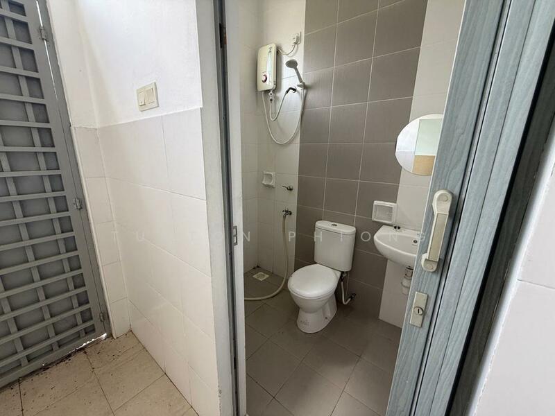 2-storey Terraced House for Sale in Nusa Sentral (Iskandar Puteri (Nusajaya)) - Tuxton Phiong - Bathroom - PropertyGuru.com.my