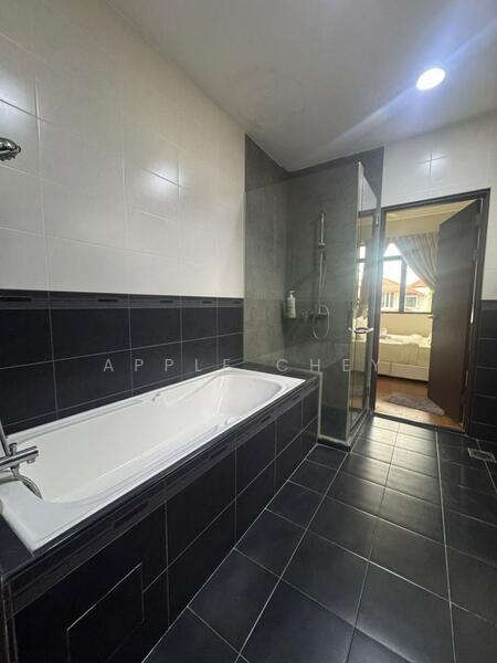 2-storey Terraced House for Sale in Taman Mount Austin (Tebrau) - Apple Chey - Bathroom - PropertyGuru.com.my