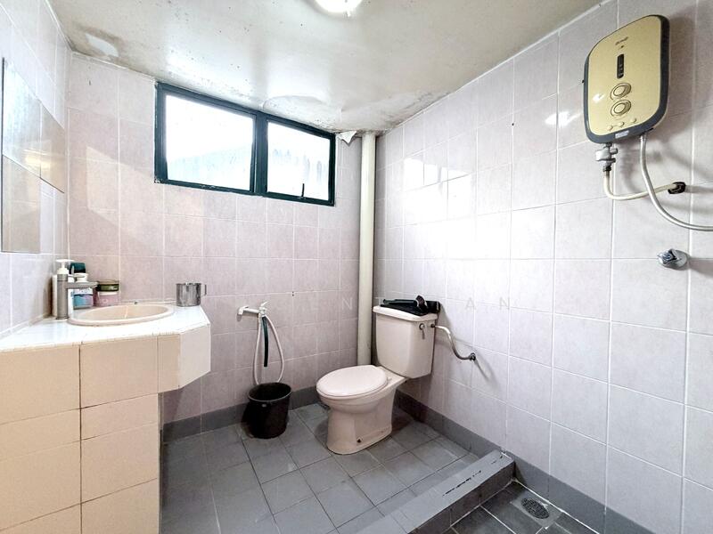 Rumah Teres 2 Tingkat untuk Dijual di Bandar Sri Damansara (Selangor) - Vincent Tan - Bathroom - PropertyGuru.com.my