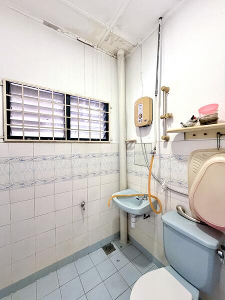 Rumah Teres 2 Tingkat untuk Dijual di Bandar Sri Damansara (Selangor) - Vincent Tan - Bathroom - PropertyGuru.com.my