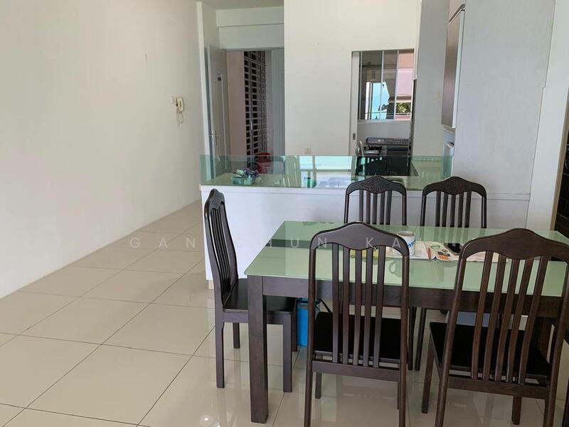 Condominium for Rent at 10 Island Resort - Gan Chun Kai - Dining Room - PropertyGuru.com.my