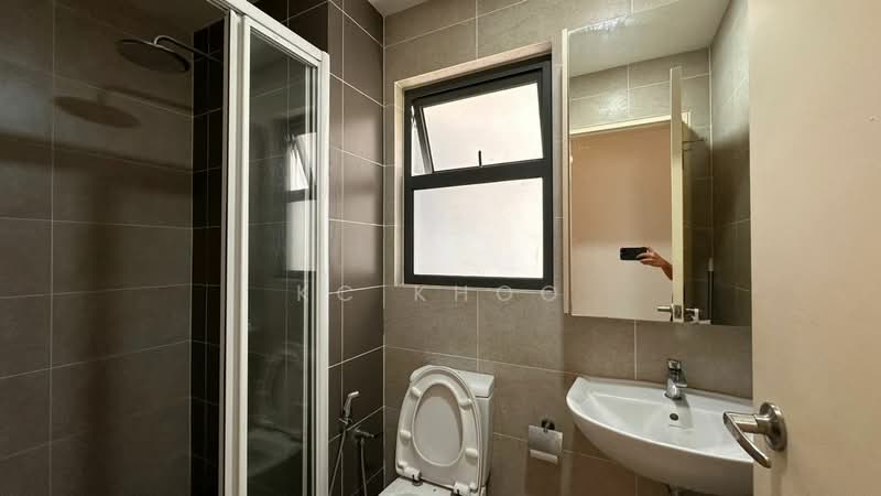 Kondominium untuk Disewa di Lakeville Residence - KC Khoo - Bathroom - PropertyGuru.com.my
