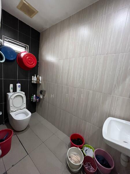 2-storey Terraced House for Sale in Seksyen U5 (Shah Alam) - JH Tee - Bathroom - PropertyGuru.com.my