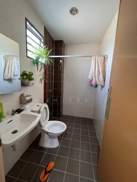 2-storey Terraced House for Sale in Seksyen U5 (Shah Alam) - JH Tee - Bathroom - PropertyGuru.com.my