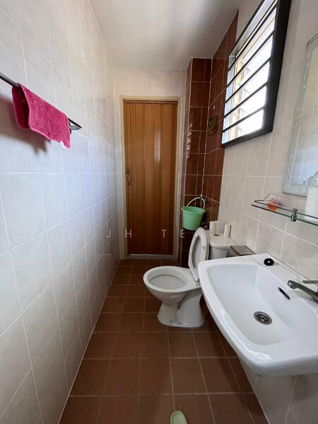 2-storey Terraced House for Sale in Seksyen U5 (Shah Alam) - JH Tee - Bathroom - PropertyGuru.com.my