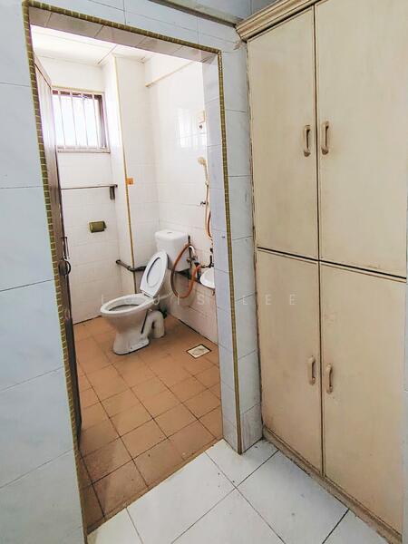 Taman Sri Tebrau | 16 Rooms With Promising Rental Income untuk Untuk Dijual - RM 1,450,000, Mac 2026 - Bathroom - PropertyGuru.com.my