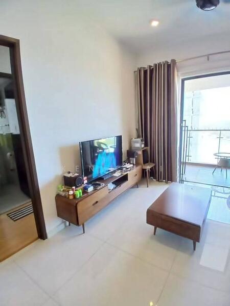 Kondominium untuk Dijual di Royal Strand @ Country Garden Danga Bay - Ken Chai - Living Room - PropertyGuru.com.my