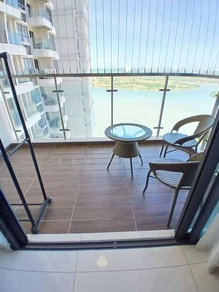 Kondominium untuk Dijual di Royal Strand @ Country Garden Danga Bay - Ken Chai - Balcony - PropertyGuru.com.my