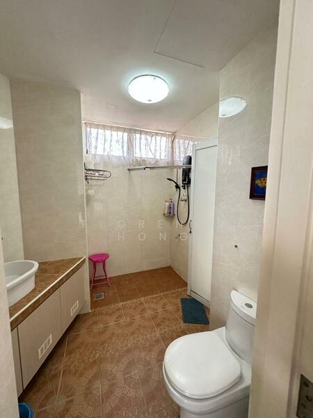 Aloha Tower Condominium untuk Untuk Disewa - RM 2,800 /bulan, Feb 2026 - Bathroom - PropertyGuru.com.my