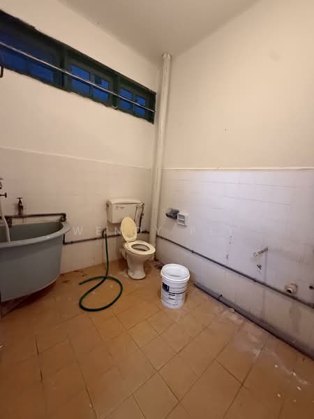 Rumah Teres 2 Tingkat untuk Dijual di Taman Baiduri (Butterworth) - Wendy Pey - Bathroom - PropertyGuru.com.my