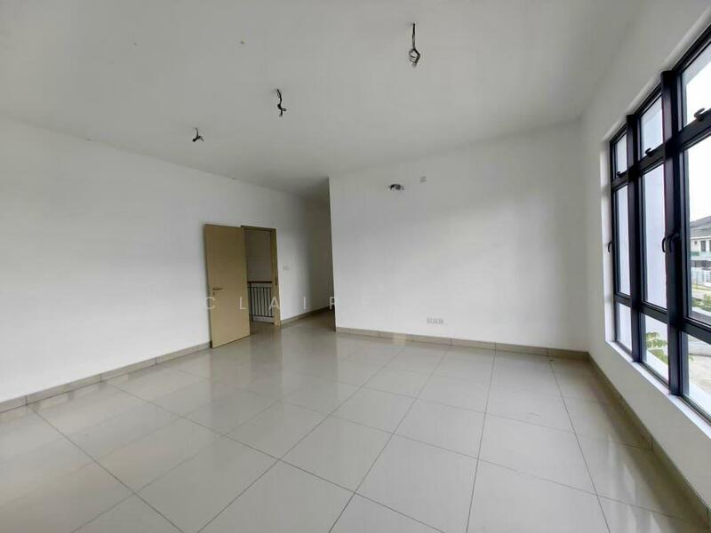 2-storey Terraced House for Sale in Taman JP Perdana (Johor Bahru) - Claire Lai - Living Room - PropertyGuru.com.my