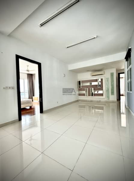 Kondominium untuk Dijual di Gurney Paragon - Cheryl Chng - Living Room - PropertyGuru.com.my