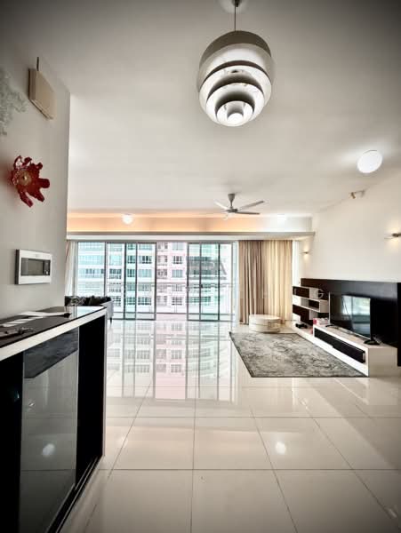 Kondominium untuk Dijual di Gurney Paragon - Cheryl Chng - Living Room - PropertyGuru.com.my