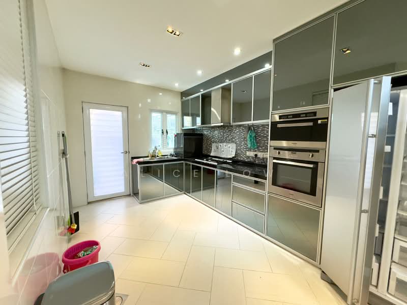 Cluster House for Sale in Rawang (Selangor) - Alice Low - Kitchen - PropertyGuru.com.my