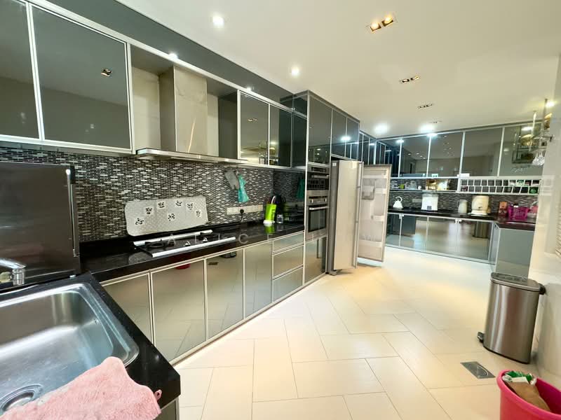 Cluster House for Sale in Rawang (Selangor) - Alice Low - Kitchen - PropertyGuru.com.my