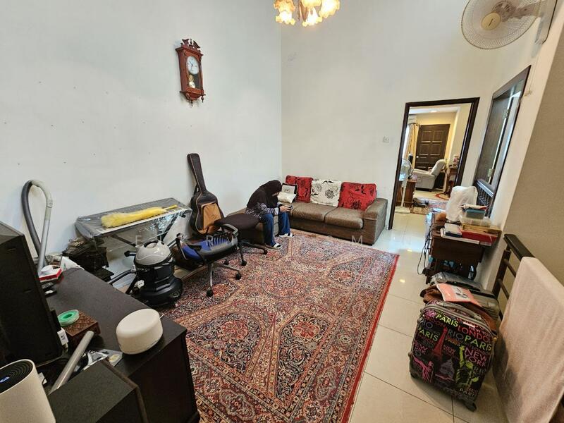 Taman Dagang Permai untuk Untuk Dijual - RM 1,350,000, Feb 2026 - Living Room - PropertyGuru.com.my