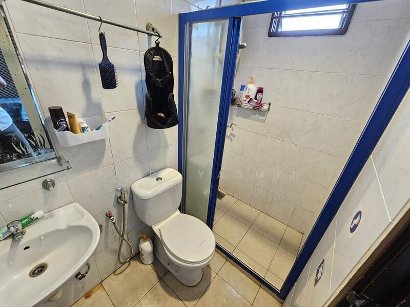 Taman Dagang Permai untuk Untuk Dijual - RM 1,350,000, Feb 2026 - Bathroom - PropertyGuru.com.my