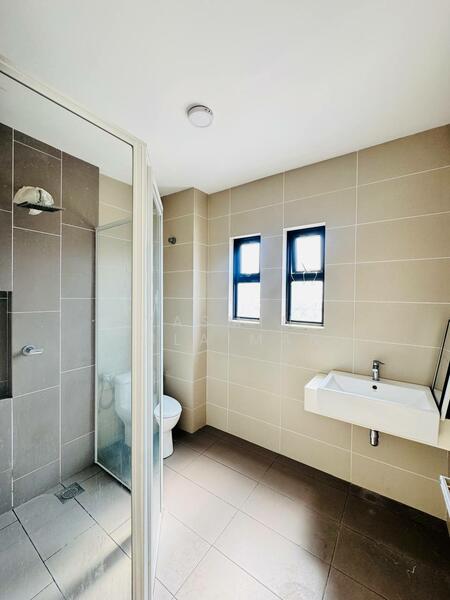 Townhouse for Sale in Kajang (Selangor) - Yasmin Sulaiman - Bathroom - PropertyGuru.com.my