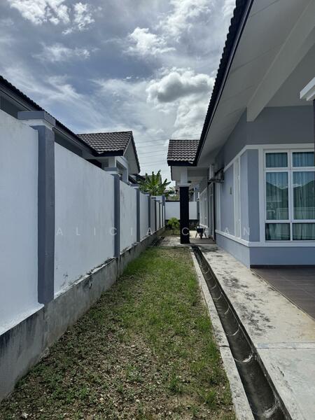 Bungalow for Sale in Taman Senawang Perdana (Senawang) - Alicia Chan - Exterior - PropertyGuru.com.my