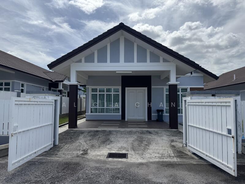 Bungalow for Sale in Taman Senawang Perdana (Senawang) - Alicia Chan - Exterior - PropertyGuru.com.my