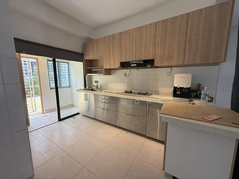 Townhouse for Sale in 16 Sierra (Puchong) - Joey Wong - Kitchen - PropertyGuru.com.my