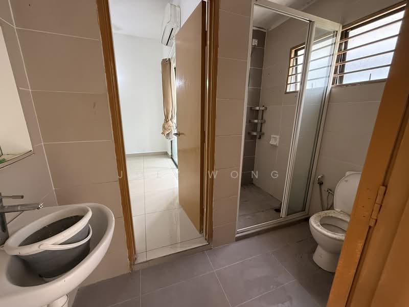 Townhouse for Sale in 16 Sierra (Puchong) - Joey Wong - Bathroom - PropertyGuru.com.my