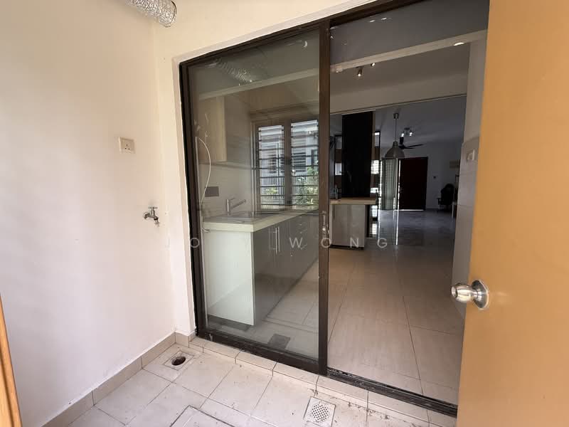 Townhouse for Sale in 16 Sierra (Puchong) - Joey Wong - Kitchen - PropertyGuru.com.my