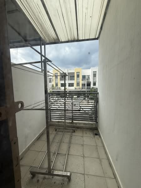 Townhouse for Sale in 16 Sierra (Puchong) - Joey Wong - Balcony - PropertyGuru.com.my