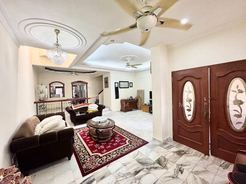 U8, Taman Bukit Jelutong untuk Untuk Dijual - RM 799,000, Mac 2026 - Living Room - PropertyGuru.com.my