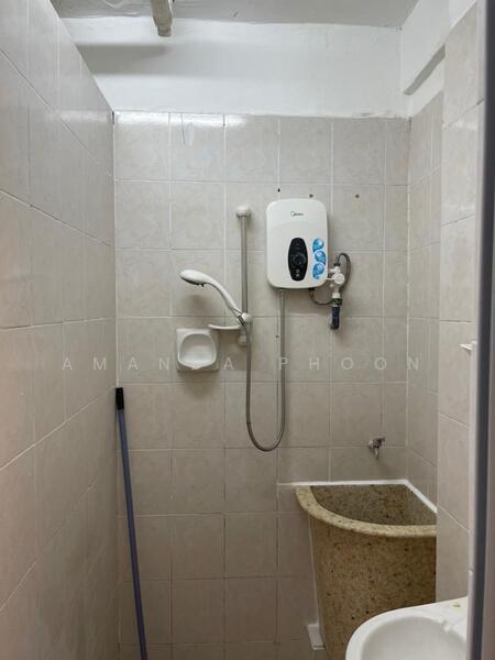 Apartment for Sale at Pinang Emas - Amanda Phoon - Bathroom - PropertyGuru.com.my
