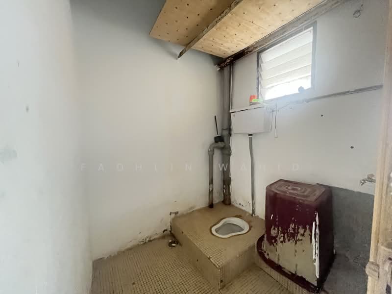 Rumah Flat untuk Dijual di SS 13 Flat - Fadhlin Wahid - Bathroom - PropertyGuru.com.my