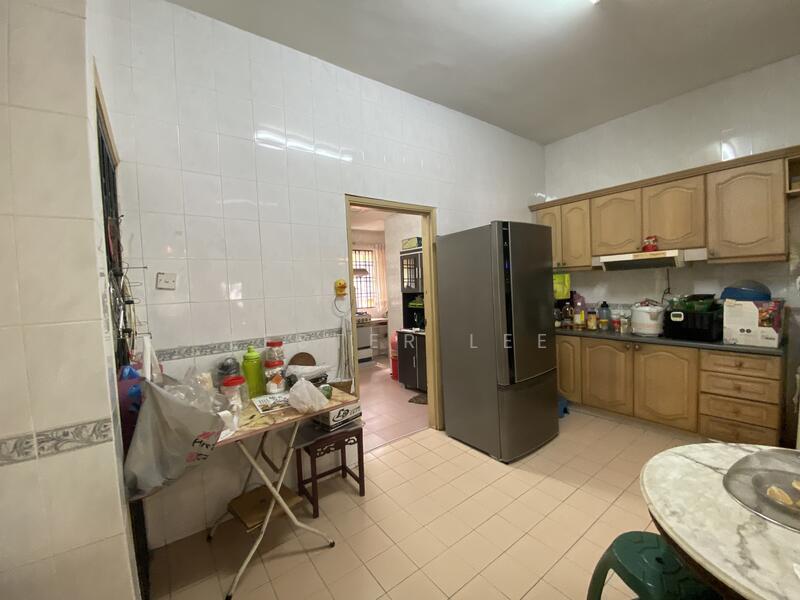 2-storey Terraced House for Sale in Shah Alam (Selangor) - Lester Lee - Kitchen - PropertyGuru.com.my