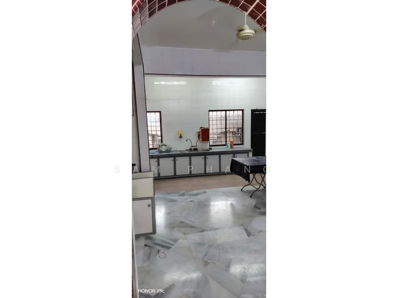 Bandar Country Homes untuk Untuk Dijual - RM 600,000, Mac 2026 - Kitchen - PropertyGuru.com.my