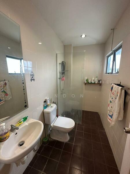 Rumah Teres 2.5 Tingkat untuk Dijual di Sering Ukay (Ampang) - Brandon . - Bathroom - PropertyGuru.com.my