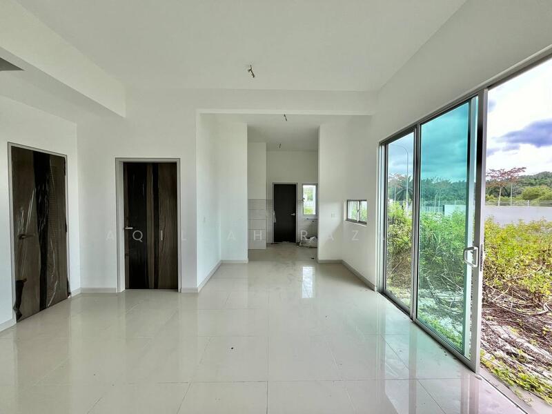 Rumah Teres 2 Tingkat untuk Dijual di Semenyih (Selangor) - Aqillah Razali - Living Room - PropertyGuru.com.my