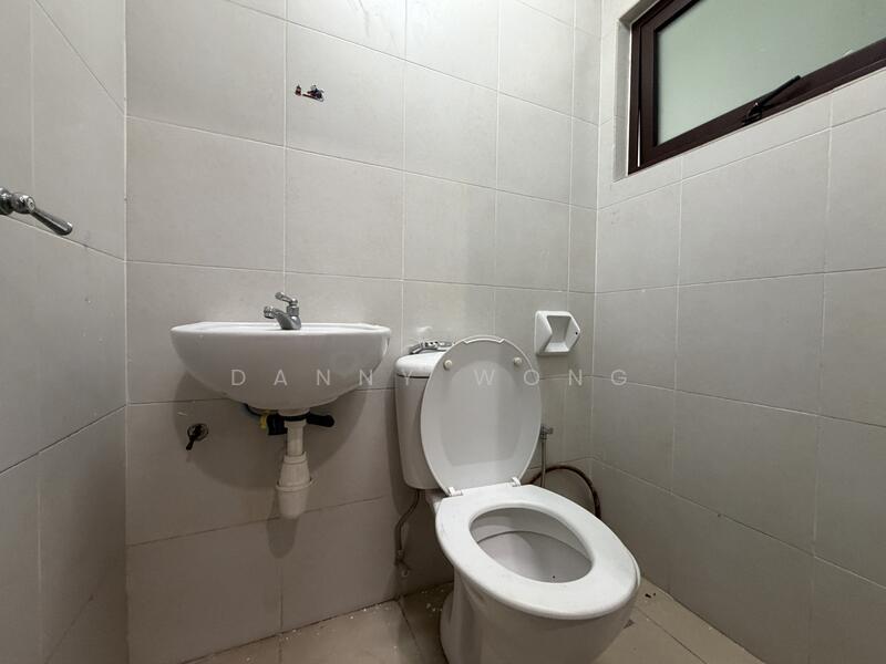 Semi-Detached House for Rent in Subang Jaya (Selangor) - Danny Wong - Bathroom - PropertyGuru.com.my