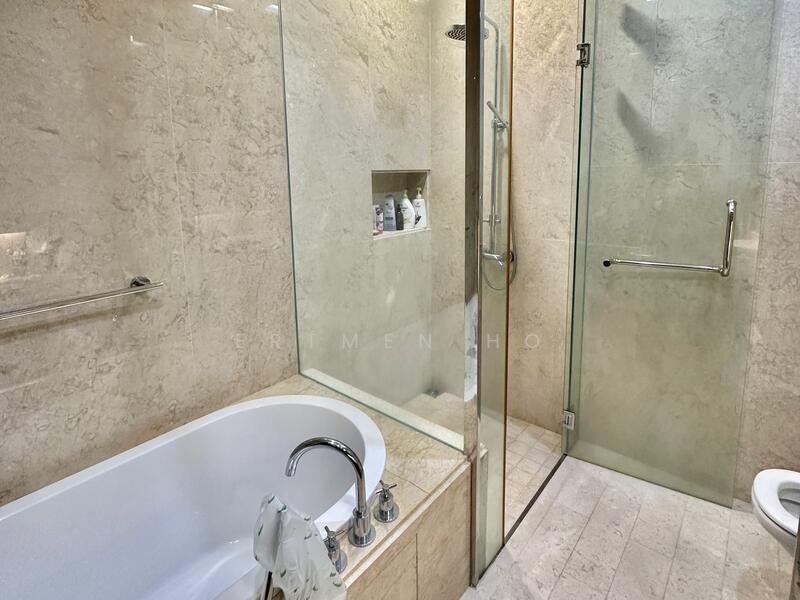 Service Residence for Sale at Straits Quay (The Suites at Waterside) - Ertmen Ho - Bathroom - PropertyGuru.com.my