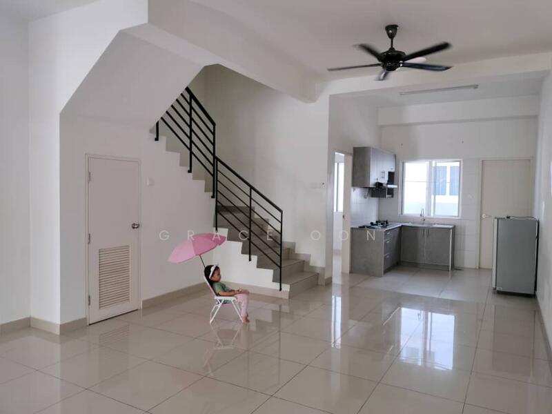 3-storey Terraced House for Sale in Seri Kembangan (Selangor) - Grace Oon - Kitchen - PropertyGuru.com.my