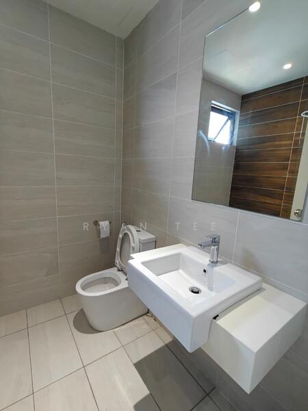 Kediaman Servis untuk Disewa di UNIO Residence - Ryan Tee - Bathroom - PropertyGuru.com.my