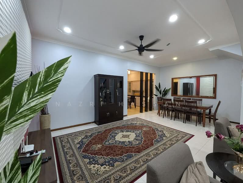 2-storey Terraced House for Sale in Kota Damansara (Selangor) - Nazri Hassan - Living Room - PropertyGuru.com.my
