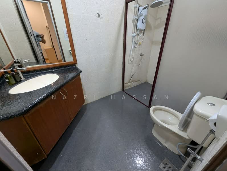 2-storey Terraced House for Sale in Kota Damansara (Selangor) - Nazri Hassan - Bathroom - PropertyGuru.com.my