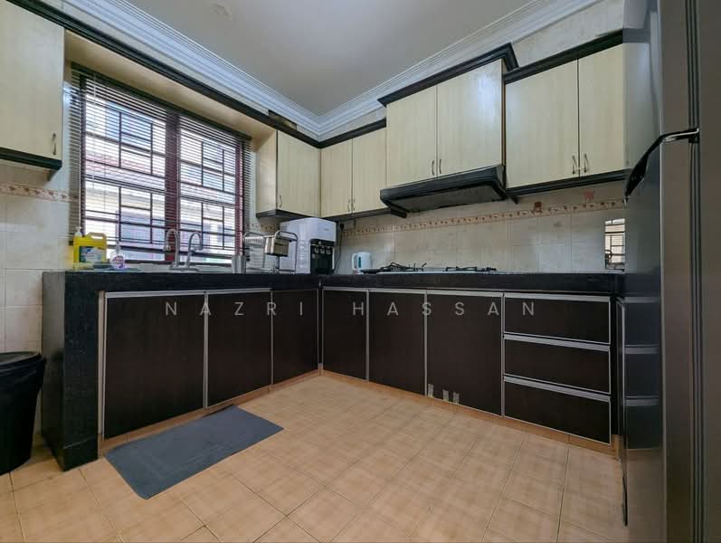2-storey Terraced House for Sale in Kota Damansara (Selangor) - Nazri Hassan - Kitchen - PropertyGuru.com.my