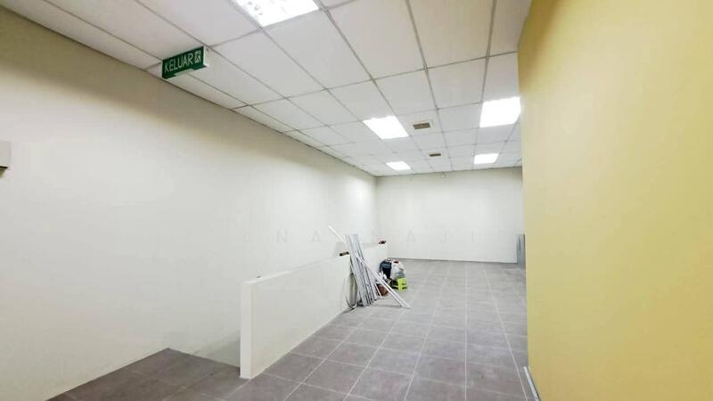 Interior Pusat perdagangan alam jaya