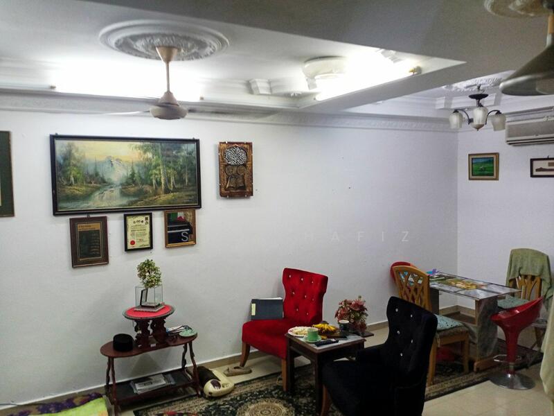 2-storey Terraced House for Sale in Bandar Baru Puncak Alam (Puncak Alam) - Hasnol Hafiz - Living Room - PropertyGuru.com.my
