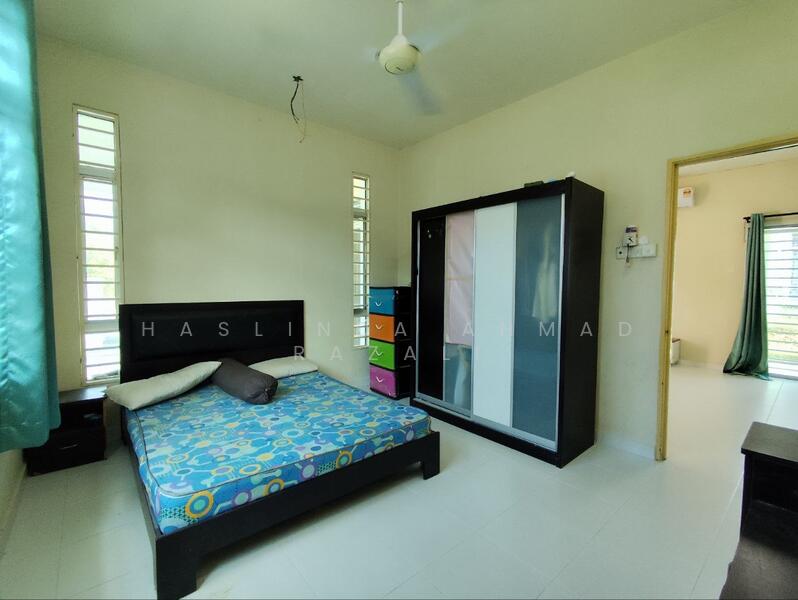 Rumah Banglo untuk Dijual di Bandar Tasik Senangin (Lenggeng) - Haslinda Ahmad Razali - Bedroom - PropertyGuru.com.my