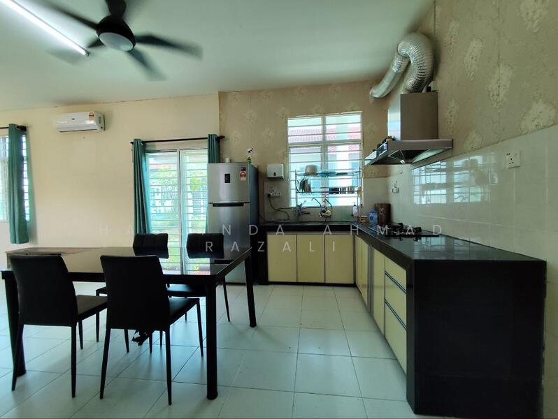 Rumah Banglo untuk Dijual di Bandar Tasik Senangin (Lenggeng) - Haslinda Ahmad Razali - Kitchen - PropertyGuru.com.my